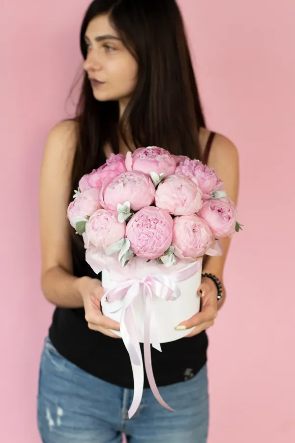 Коробка с пионами "Эвелина"  №869