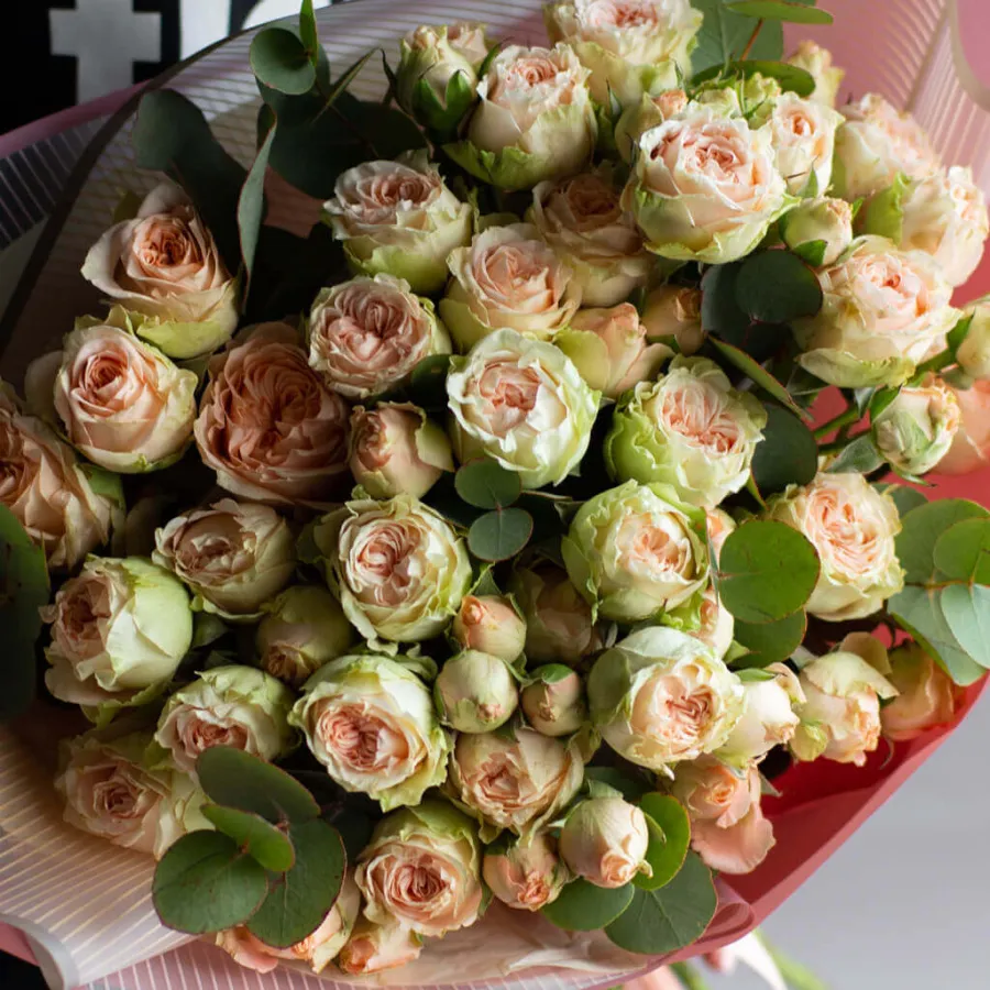 Монобукет из кустовых пионовидных роз "Фо гуд веддинг" №189