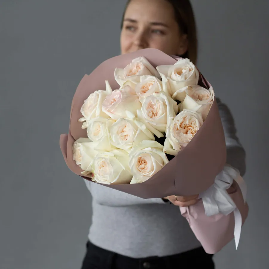 Монобукет пионовидных роз Вайт Охара №431