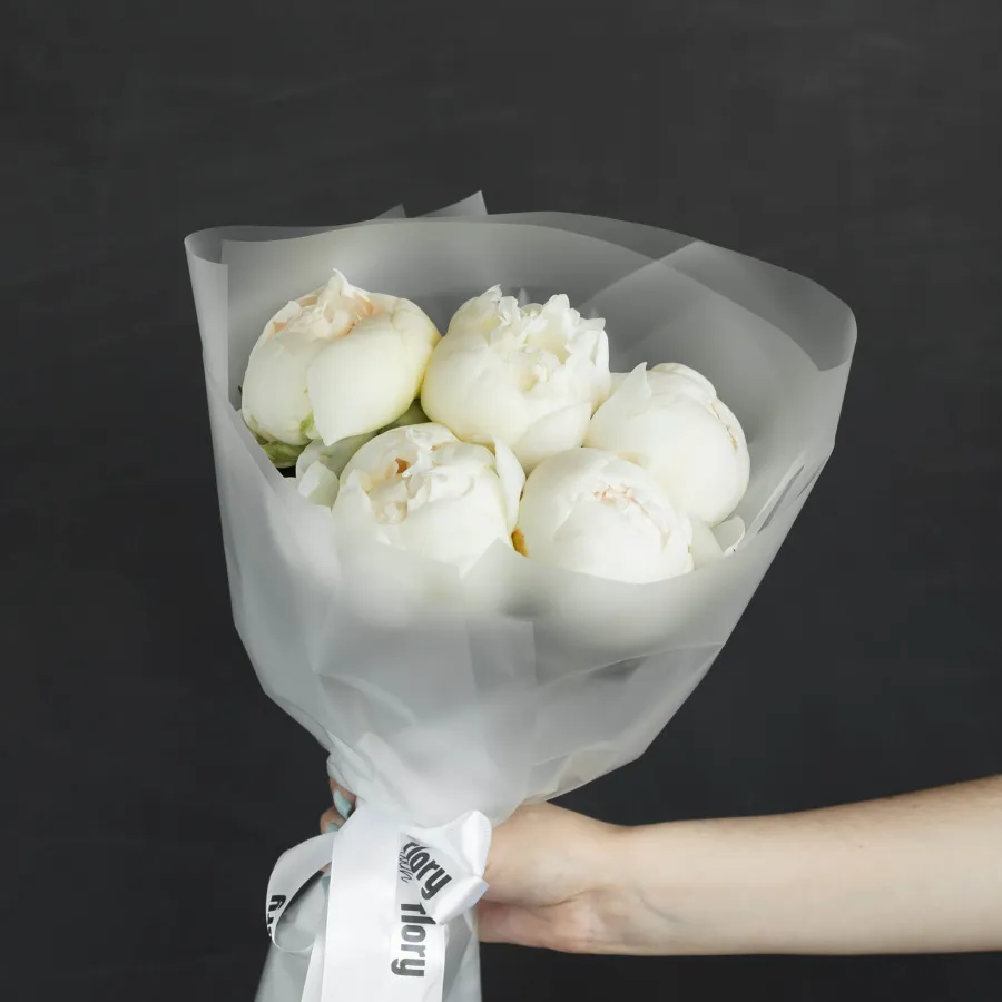 Монобукет из 5 белых пионов №415