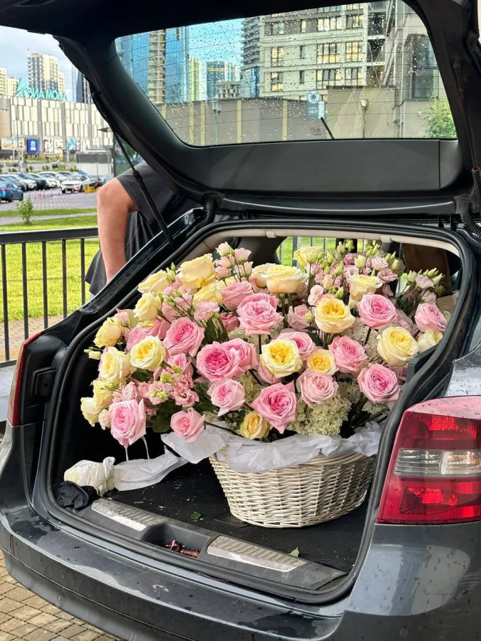Корзина ароматных роз №555