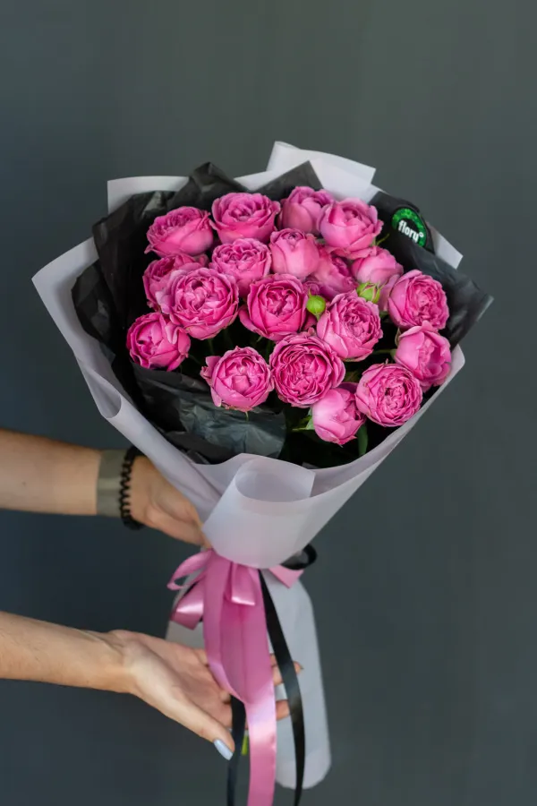 Монобукет из пионовидных роз Мисти Бабблс  №280