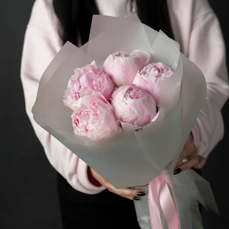 Монобукет из 5 пионов №354