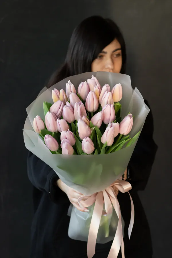 Монобукет сиреневых тюльпанов №471