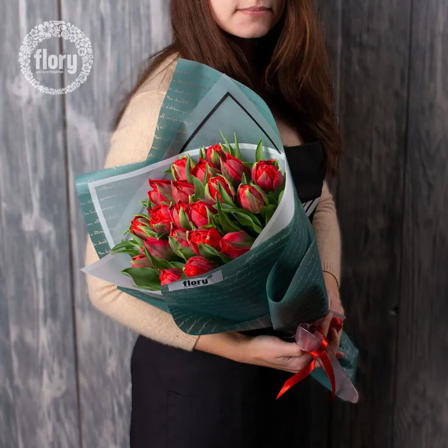 Букет алых тюльпанов №137