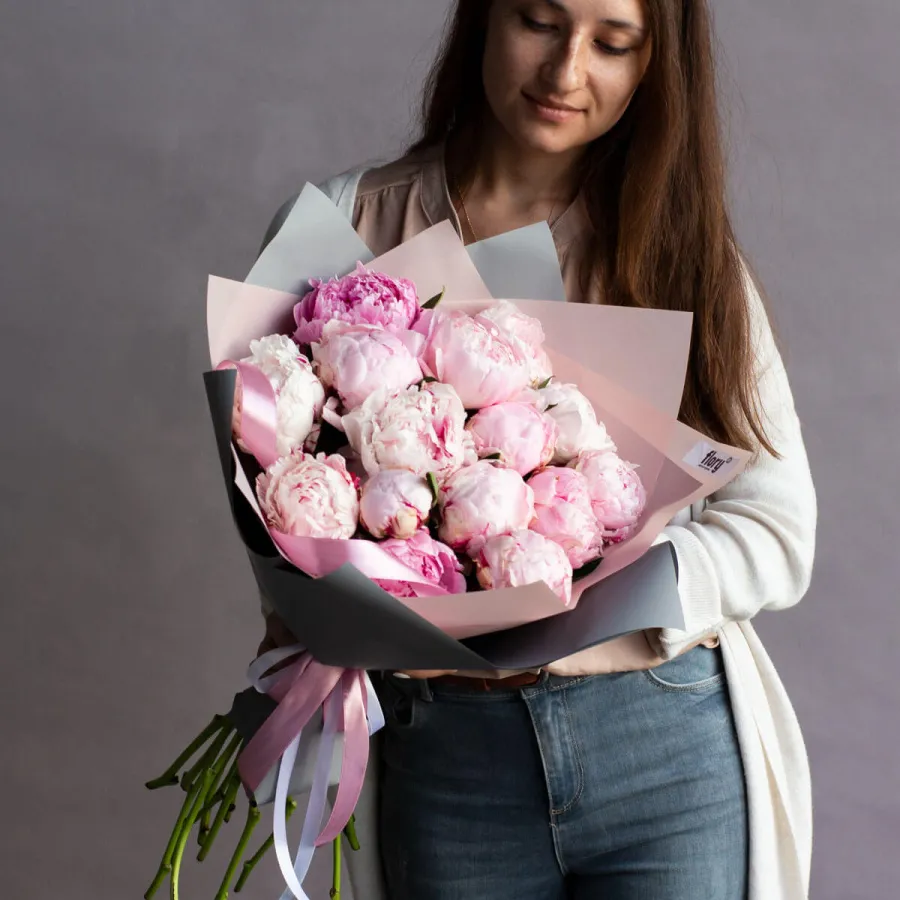 Монобукет из 15 розовых пионов №163