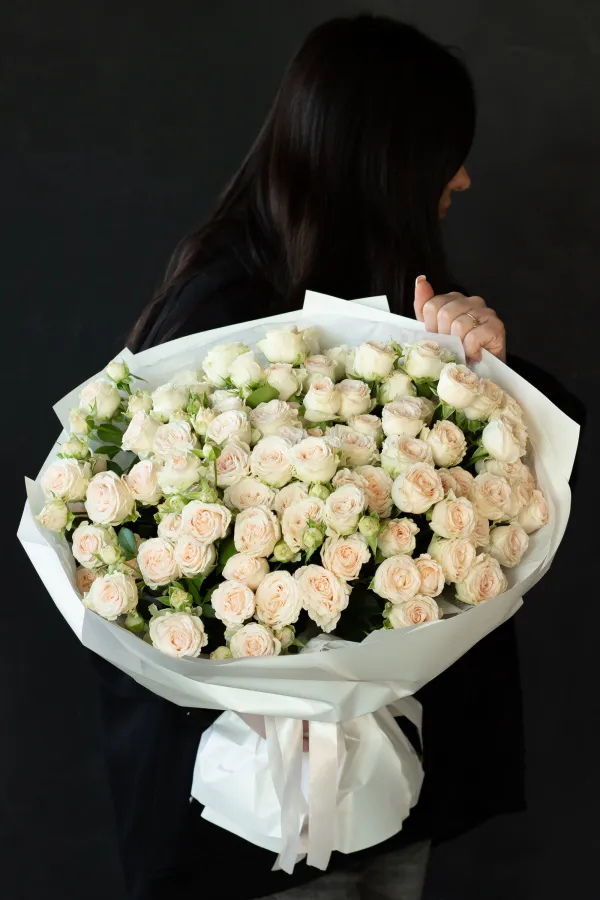 Монобукет кустовых роз "София" №472