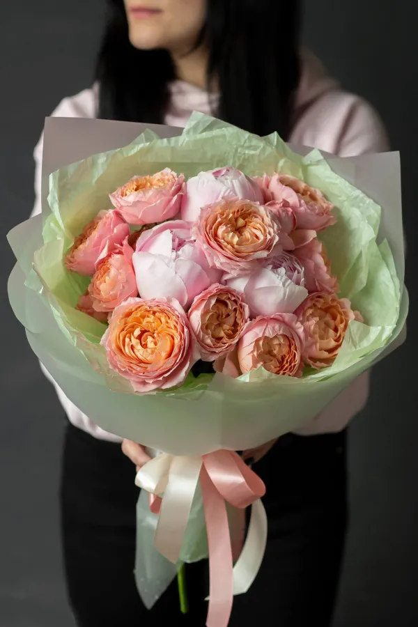 Дуобукет из пионов и пионовидных роз №352