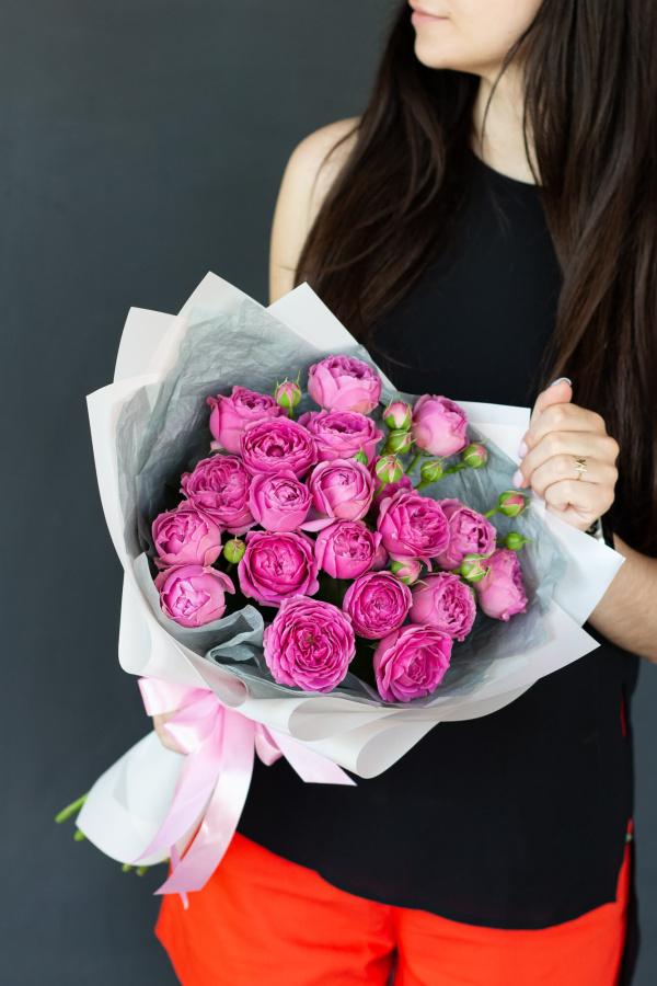 Монобукет из пионовидных роз Мисти Бабблс  №279