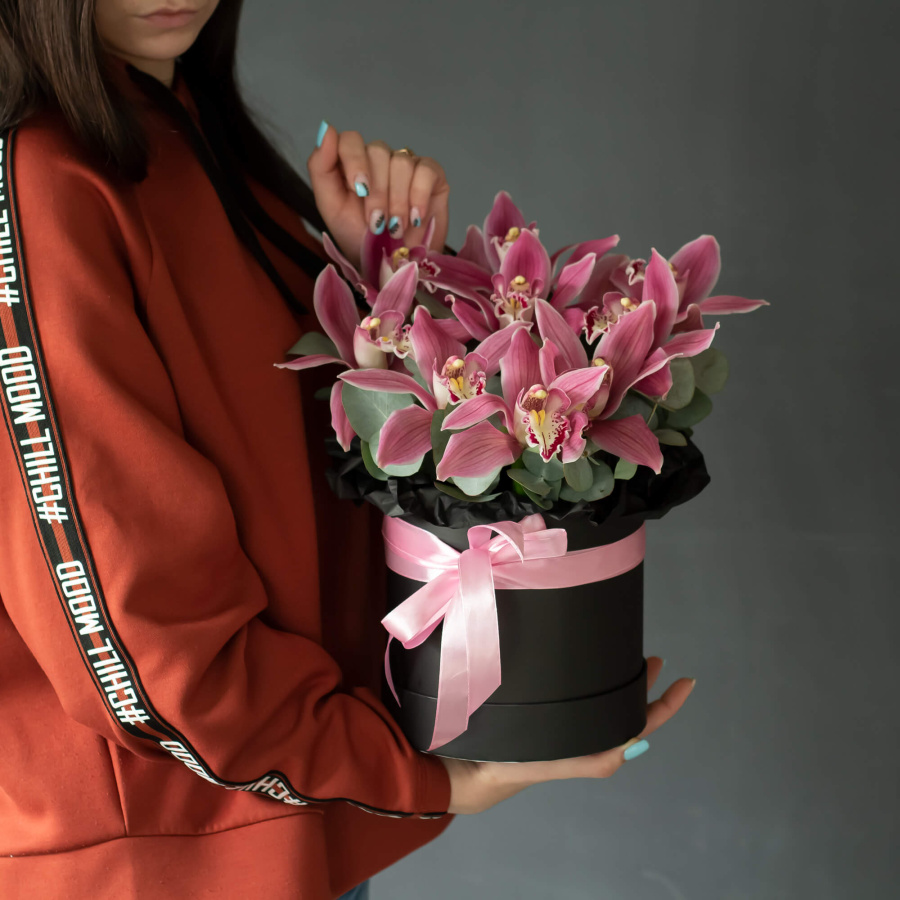 Авторская коробка из розовых орхидей  №875