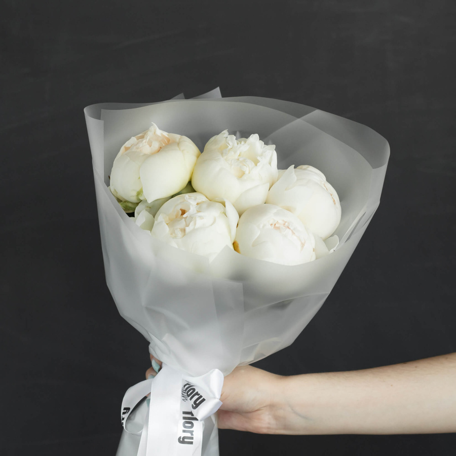 Монобукет из 5 белых пионов №415