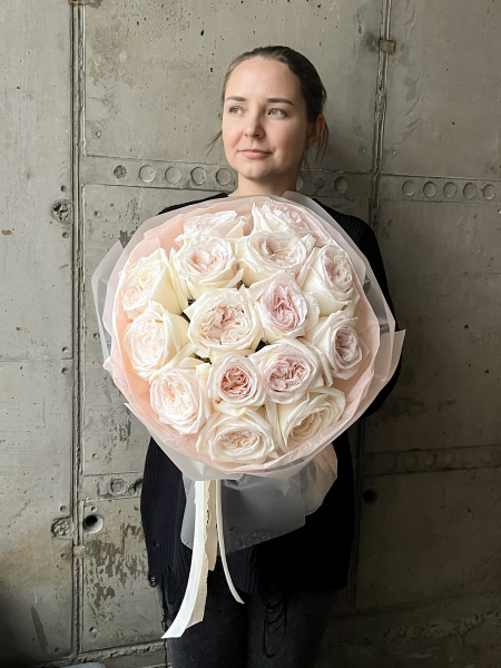 Монобукет пионовидных роз Вайт Охара 21 №490