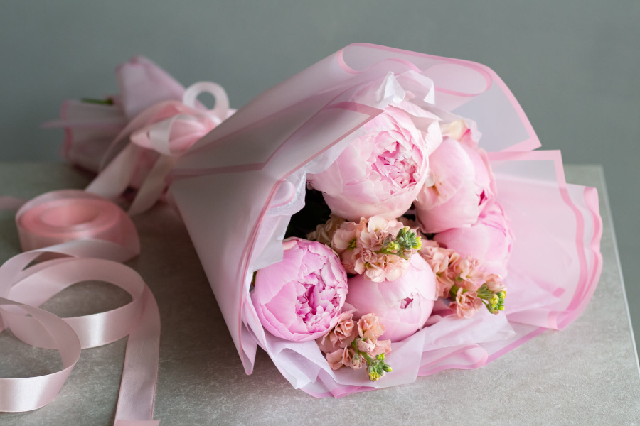 Дуобукет из пионов и матиолы  №259