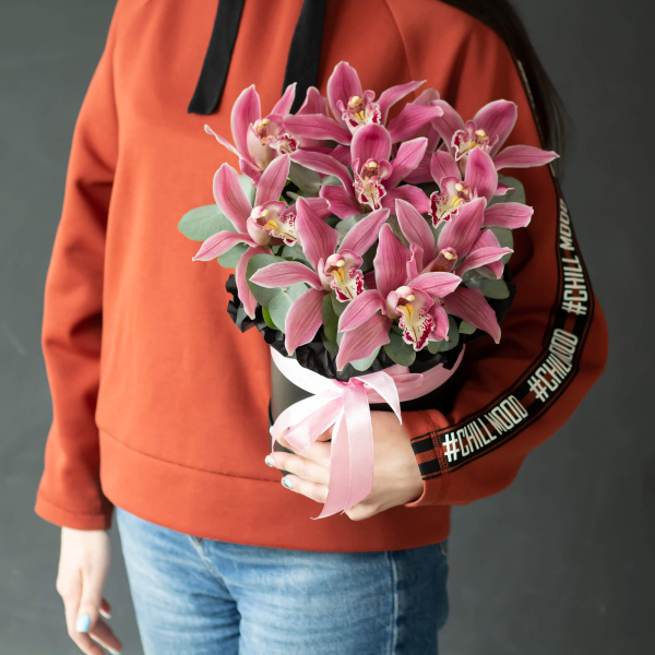 Авторская коробка из розовых орхидей  №875