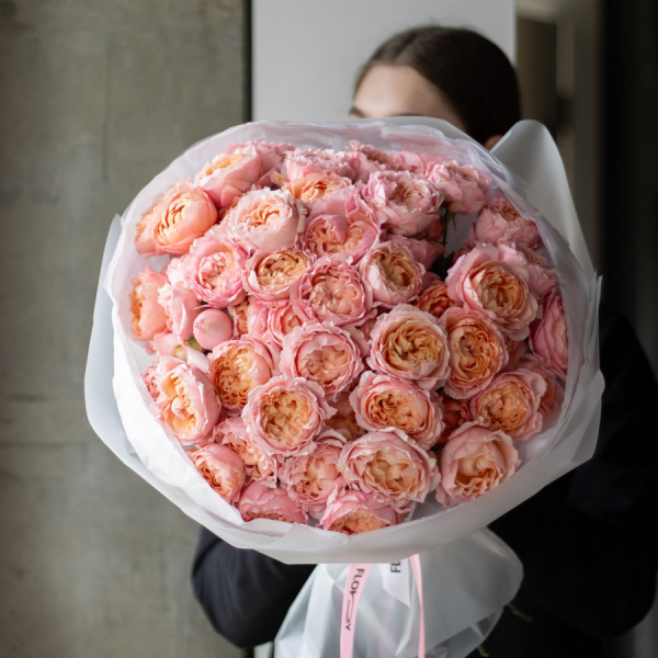 Монобукет пионовидных кустовых роз Джульетта №535