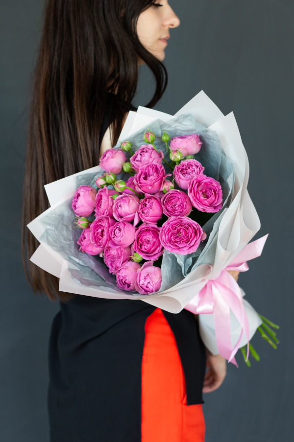 Монобукет из пионовидных роз Мисти Бабблс  №279