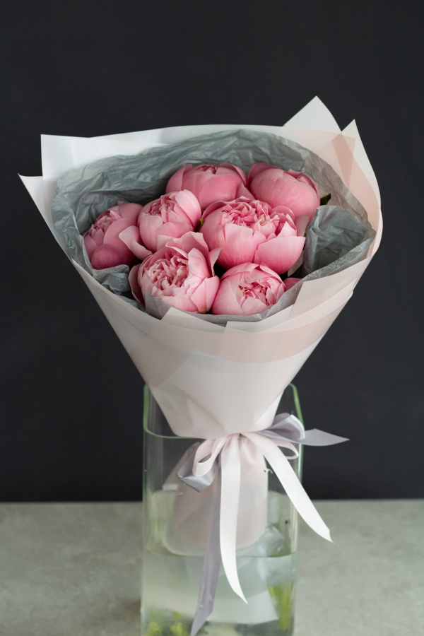 Монобукет из 7 лососевых пионов  №278
