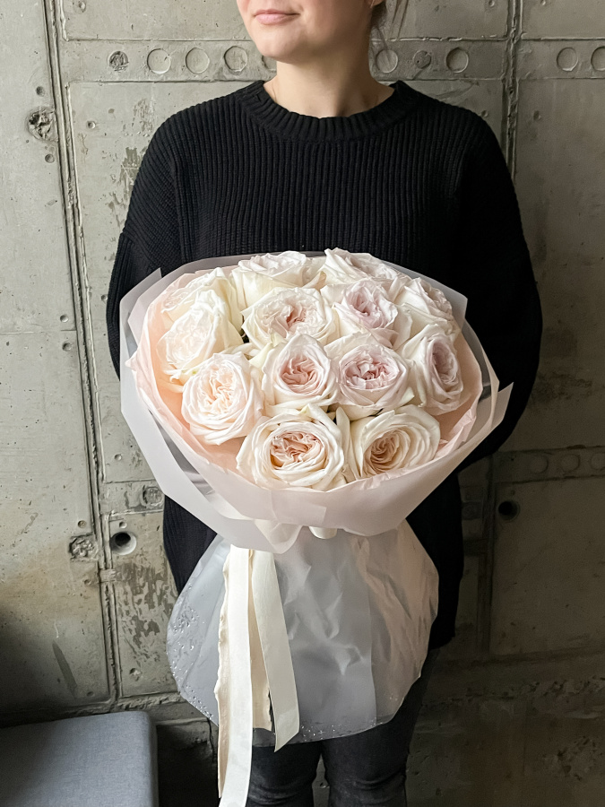 Монобукет пионовидных роз Вайт Охара 21 №490