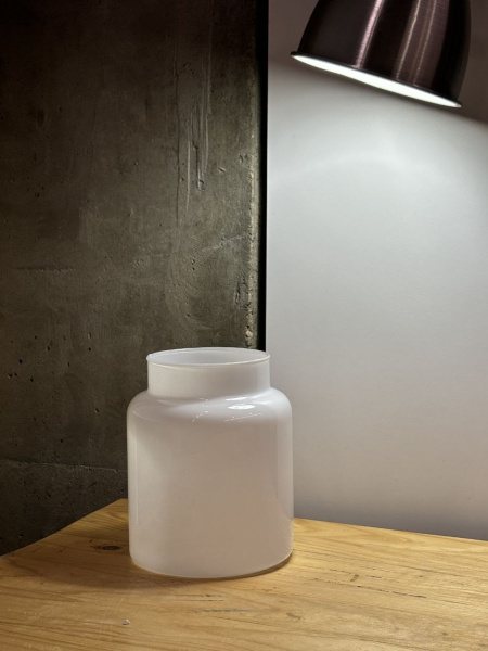 Ваза белое стекло 19*15