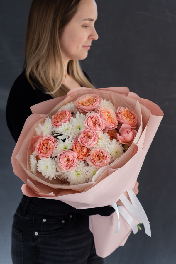 Дуобукет из пионовидных роз и хризантемы №465