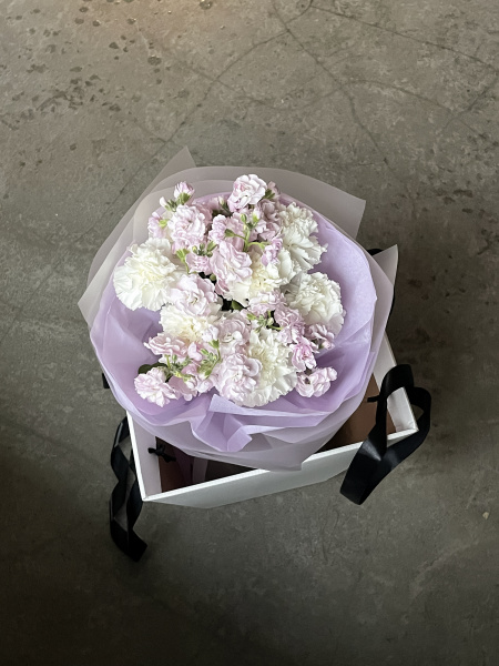 Дуобукет из диантусов и маттиолы №489