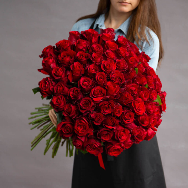 Букет из 101 красной розы Фридом