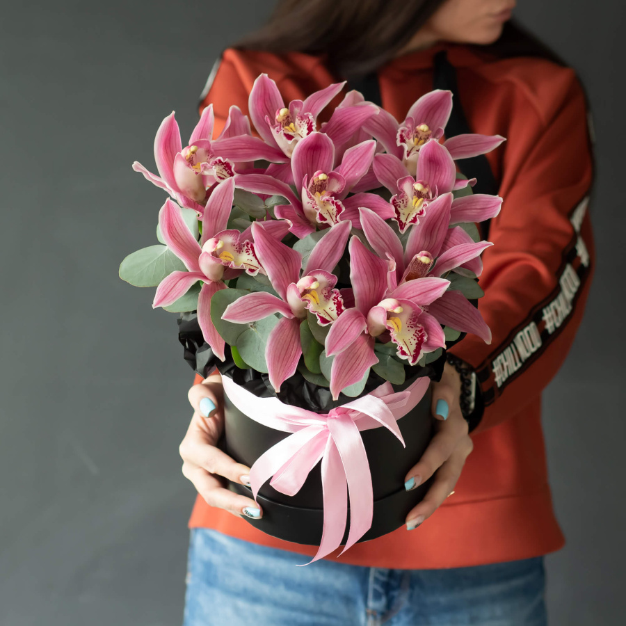 Авторская коробка из розовых орхидей  №875