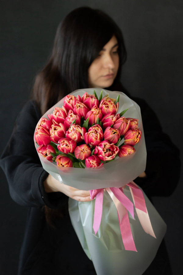 Монобукет пионовидных тюльпанов Коламбус №469