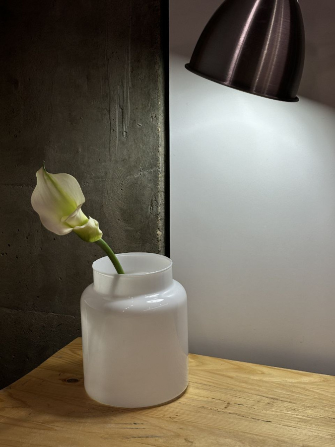 Ваза белое стекло 19*15