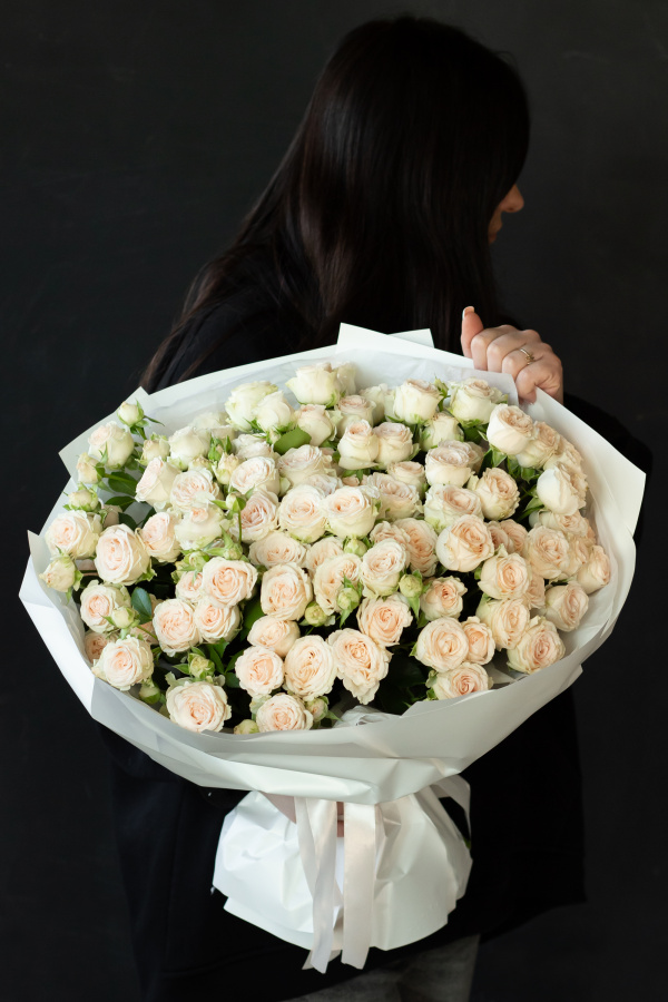 Монобукет кустовых роз "София" №472